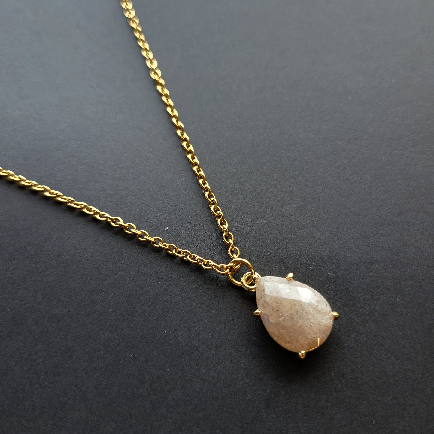 Collier Pierre de Soleil